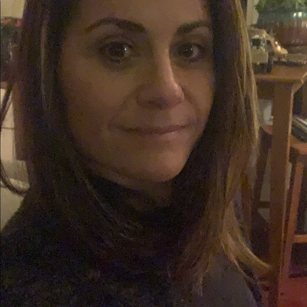 Meet your Posher, Kelly